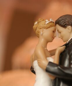 Figurine mariés moment tendresse mariage romantique
