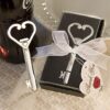 Décapsuleur en forme de coeur cadeau mariage