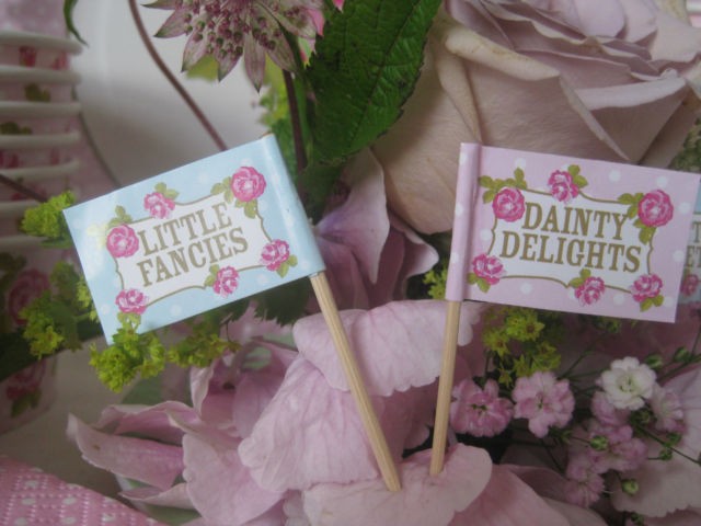 20 Piques drapeaux gâteaux vintage rose fleurs 20 Piques drapeaux gâteaux vintage rose fleurs