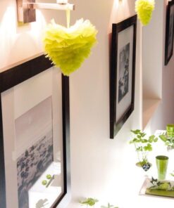 Coeur en plumes vert anis 12cm suspension