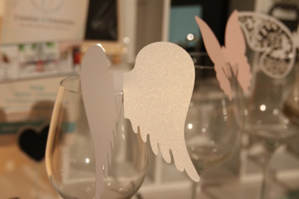 Nominette marque place sur verre ailes d'ange Nominette marque place sur verre ailes d'ange