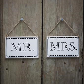 Les 2 pancartes dos chaise de mariage Mr et Mrs Les 2 pancartes dos chaise de mariage Mr et Mrs