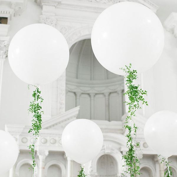 3 ballons ronds géants blancs 90 cm 3 ballons ronds géants blancs 90 cm