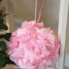 Boule de fleurs artificielles rose 17cm en tissu
