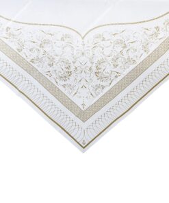 Une nappe carrée dorée