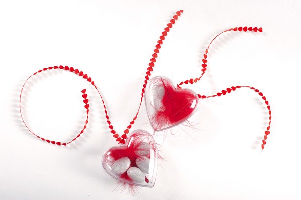 Ruban coeur, rouge, bobine 5 mètres Ruban coeur, rouge, bobine 5 mètres