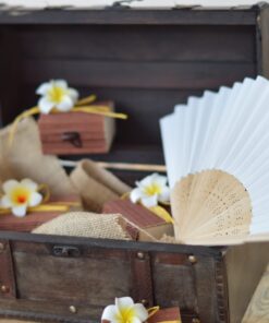 Eventail blanc en soie cadeau invité mariage