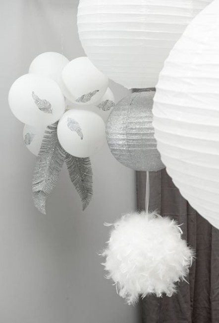 Location boule de plumes 30 cm blanc Location boule de plumes 30 cm blanc