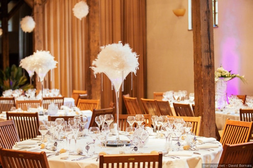 Location boule de plumes 30 cm blanc Location boule de plumes 30 cm blanc