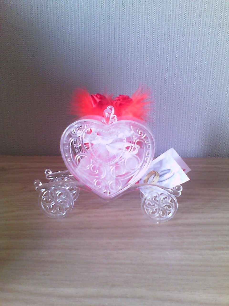 Carrosse coeur bonbonnière à dragées en plexi Carrosse coeur bonbonnière à dragées en plexi