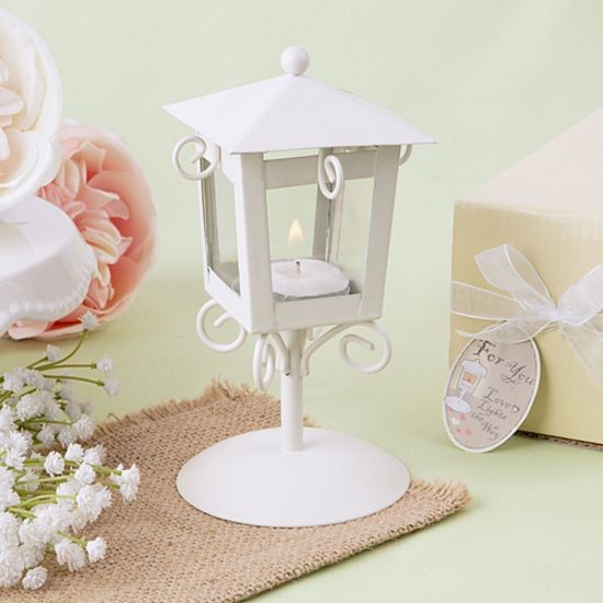 Location petite lanterne vintage sur pied H17cm Location petite lanterne vintage sur pied H17cm