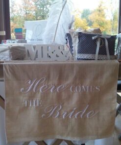 Location bannière "Here comes the bride"