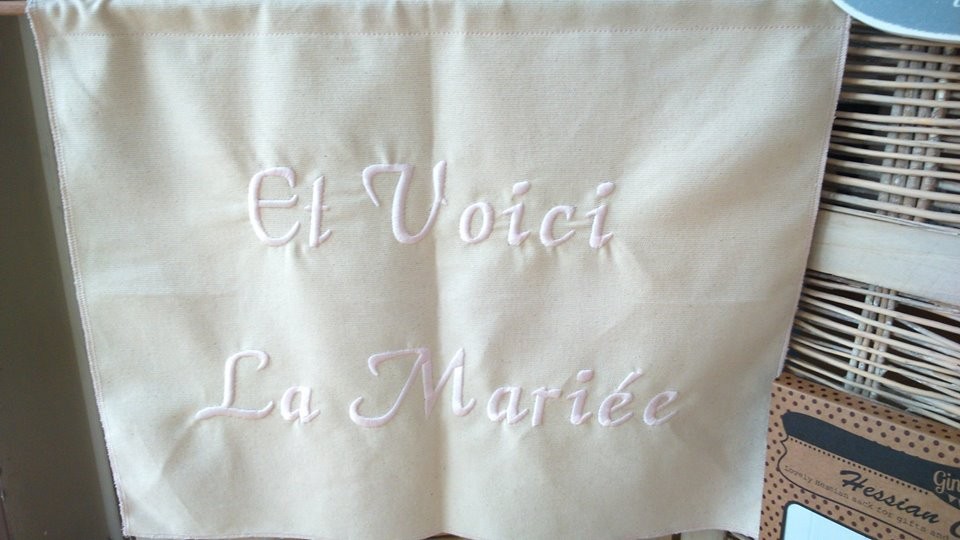Location bannière "Et voici la mariée" cérémonie mariage Location bannière "Et voici la mariée" cérémonie mariage