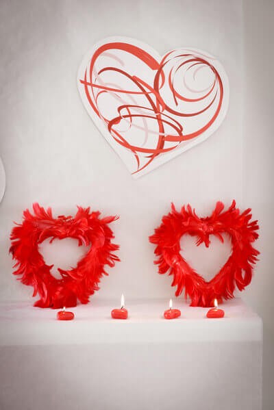 Coeur en plumes rouge 20 cm déco table salle Coeur en plumes rouge 20 cm déco table salle