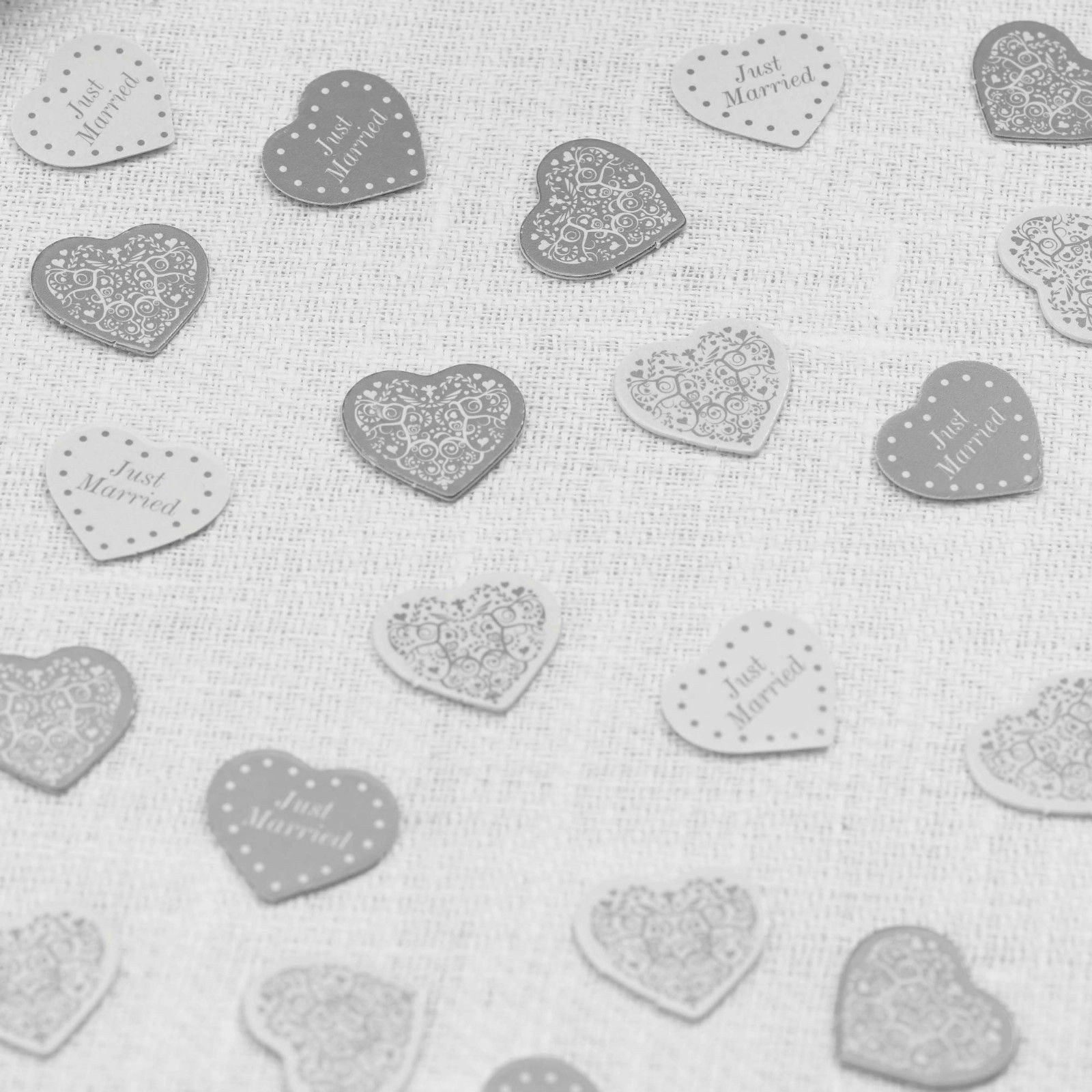 Confettis romantiques coeur just married argent Confettis romantiques coeur just married argent