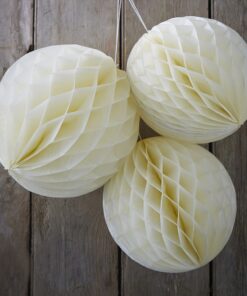 3 boules alvéolées en papier ivoire