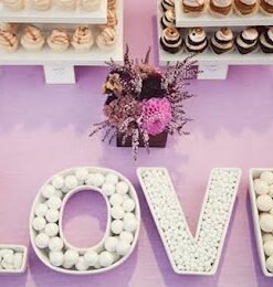 LOCATION lettres LOVE plateau porcelaine