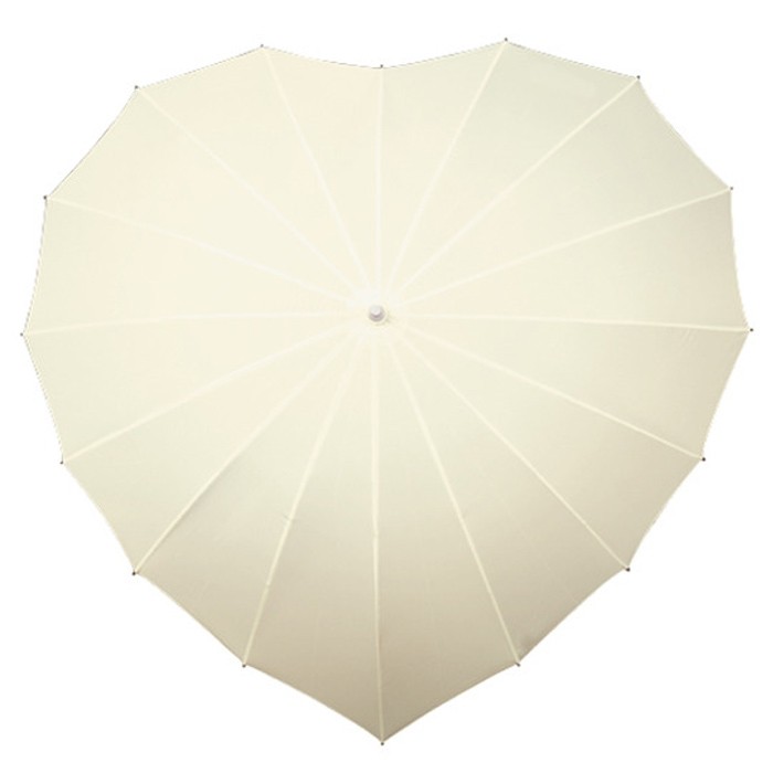Parapluie mariage ivoire en forme de coeur Parapluie mariage ivoire en forme de coeur