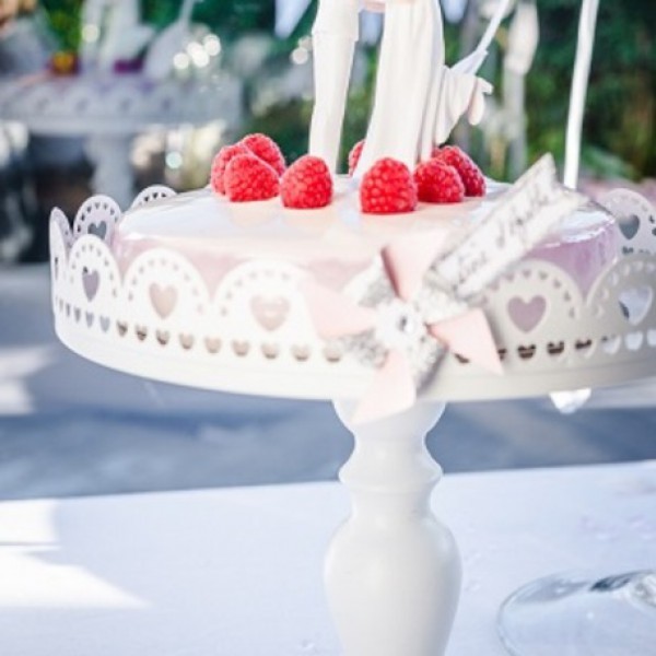 LOCATION 4 présentoir gateau blanc metal sur pied GM LOCATION 4 présentoir gateau blanc metal sur pied GM