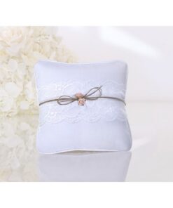 Coussin d'alliances de mariage blanc dentelle