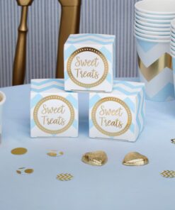 10 boîtes à dragées cubes chevron bleu ciel et or