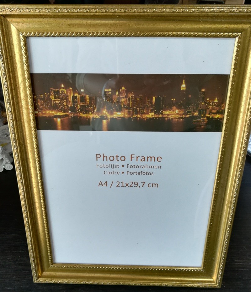 Location cadre photo doré A4 decor mariage voeux Location cadre photo doré A4 decor mariage voeux