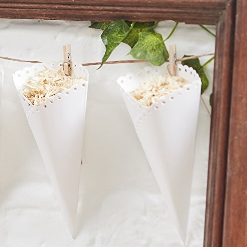 Cornets cones blancs de confettis dentelle ruban jute (par 10) Cornets cones blancs de confettis dentelle ruban jute (par 10)