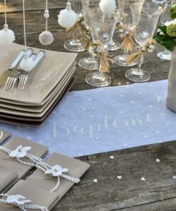 Chemin de table Baptême blanc coeur 30cm intisse