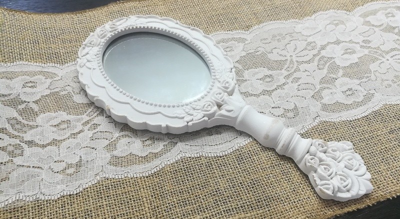 Location petit miroir à main oval blanc romantique shabby Location petit miroir à main oval blanc romantique shabby