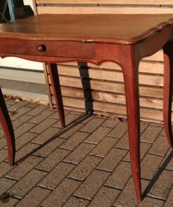 Location table ancienne en bois avec tiroir