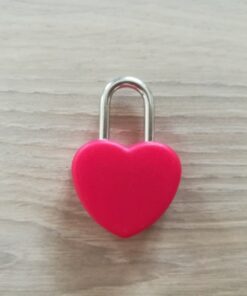 Un cadenas coeur ou doré pour urne sécurisée