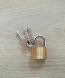 Un cadenas coeur ou doré pour urne sécurisée