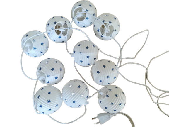 Location guirlande lumineuse lampion blanc étoiles bleues Location guirlande lumineuse lampion blanc étoiles bleues