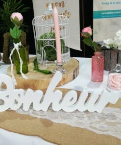 Location lettres BONHEUR en bois blanc