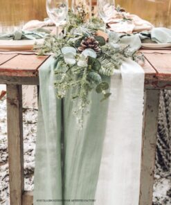 CHEMIN DE TABLE MOUSSELINE PASTEL VERT EUCALYPTUS