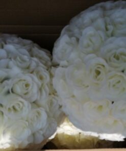 Location boule de fleurs artificielles